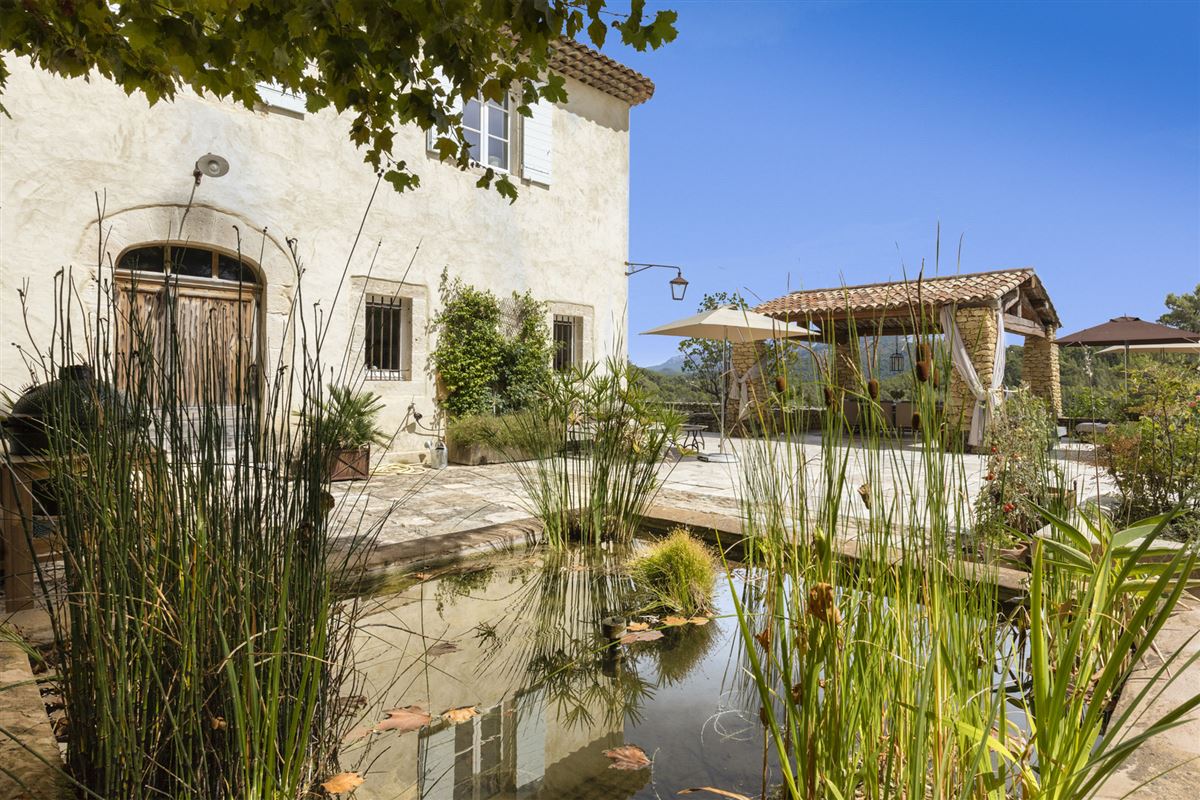 ONE OF THE FINEST RECENT PROPERTIES IN THE AIX EN PROVENCE AREA