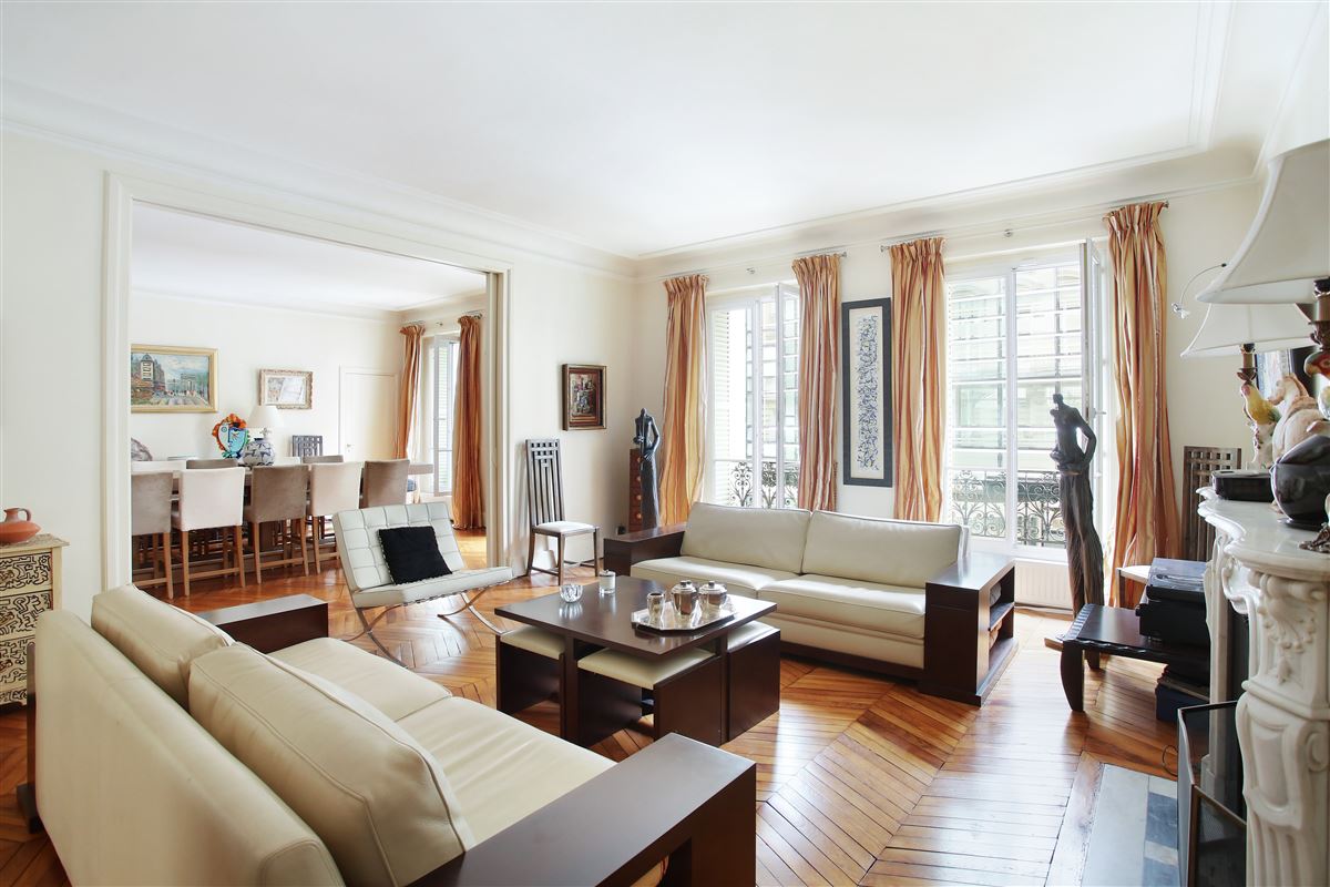 First Floor Apartment In Good Condition France Luxury Homes Mansions For Sale Luxury Portfolio