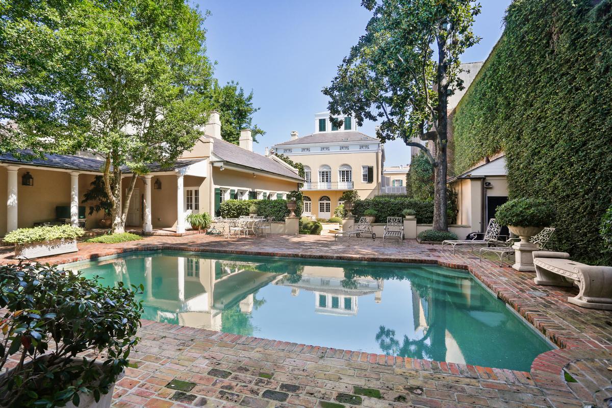 GRAND THREE STORY MANSION IN NEW ORLEANS Louisiana 