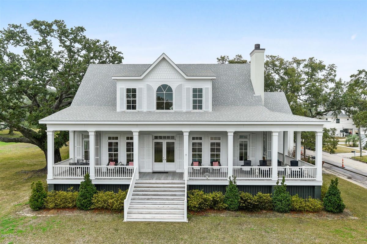 BEAUTIFUL BEACHFRONT HOME | Mississippi Luxury Homes | Mansions For ...