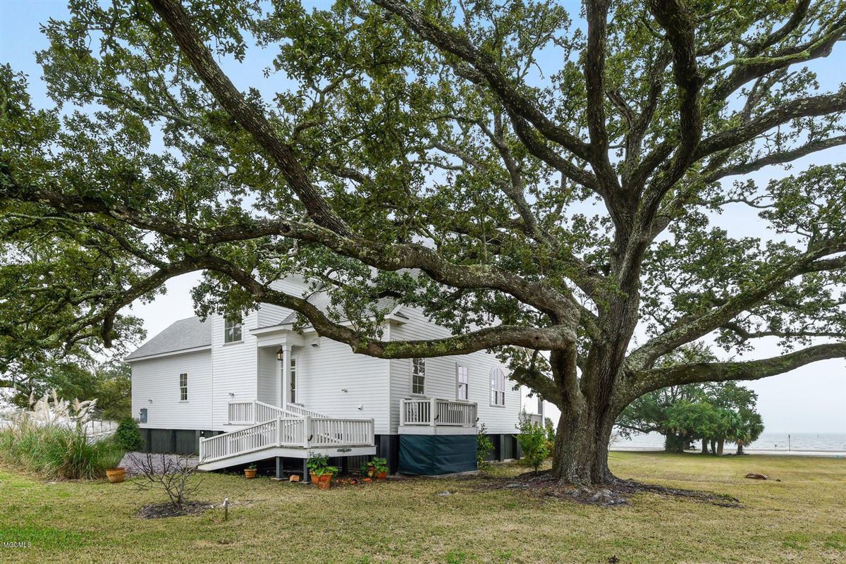 BEAUTIFUL BEACHFRONT HOME Mississippi Luxury Homes Mansions For