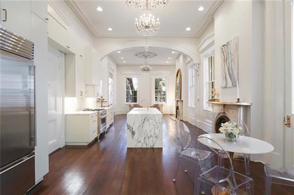 Luxury real estate 一楼公寓的翻新和修复