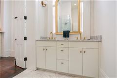 一楼公寓的翻新和修复 luxury properties