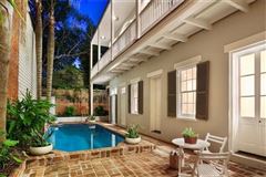 Luxury homes 一楼公寓的翻新和修复