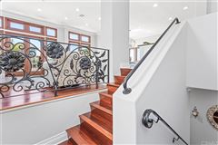 Luxury real estate 当代地中海名作