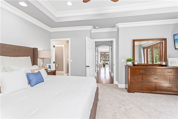 Luxury real estate 当代地中海名作