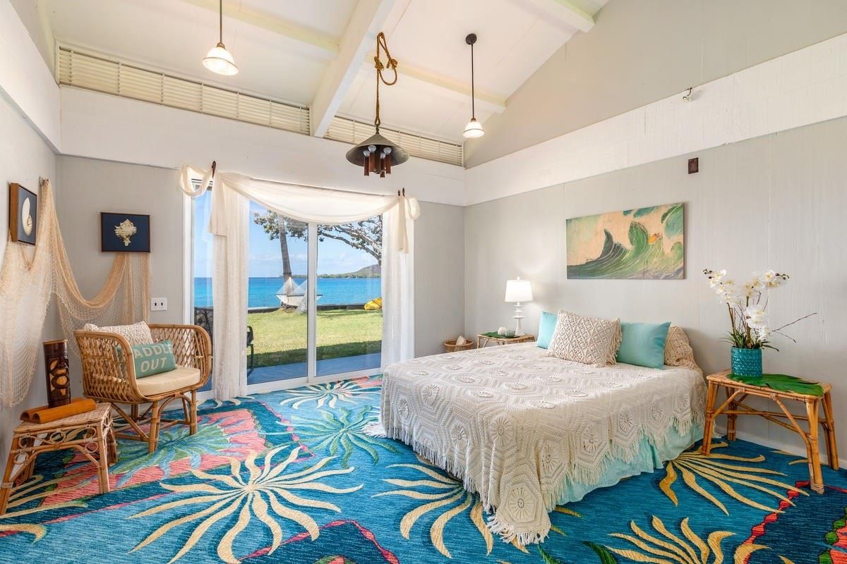 Charming Hawaii Style Beach House With 187 Feet Of Ocean
