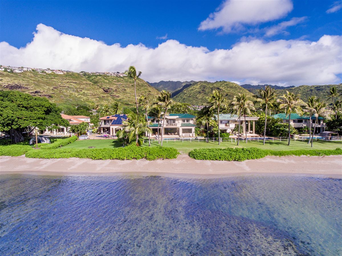BEACHFRONT LUXURY HIDEAWAY IN EAST HONOLULU Hawaii Luxury Homes