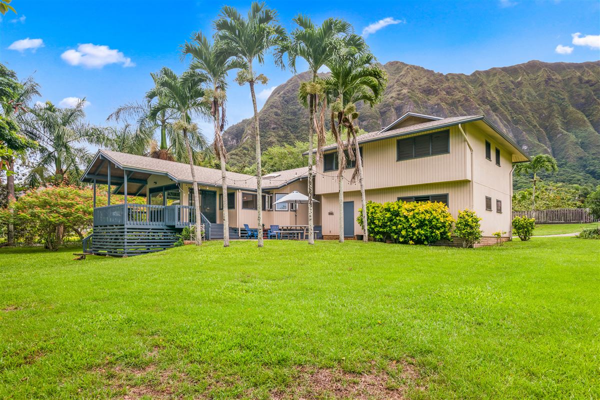 HORSEMAN'S PARADISE ON OAHU Hawaii Luxury Homes Mansions For Sale