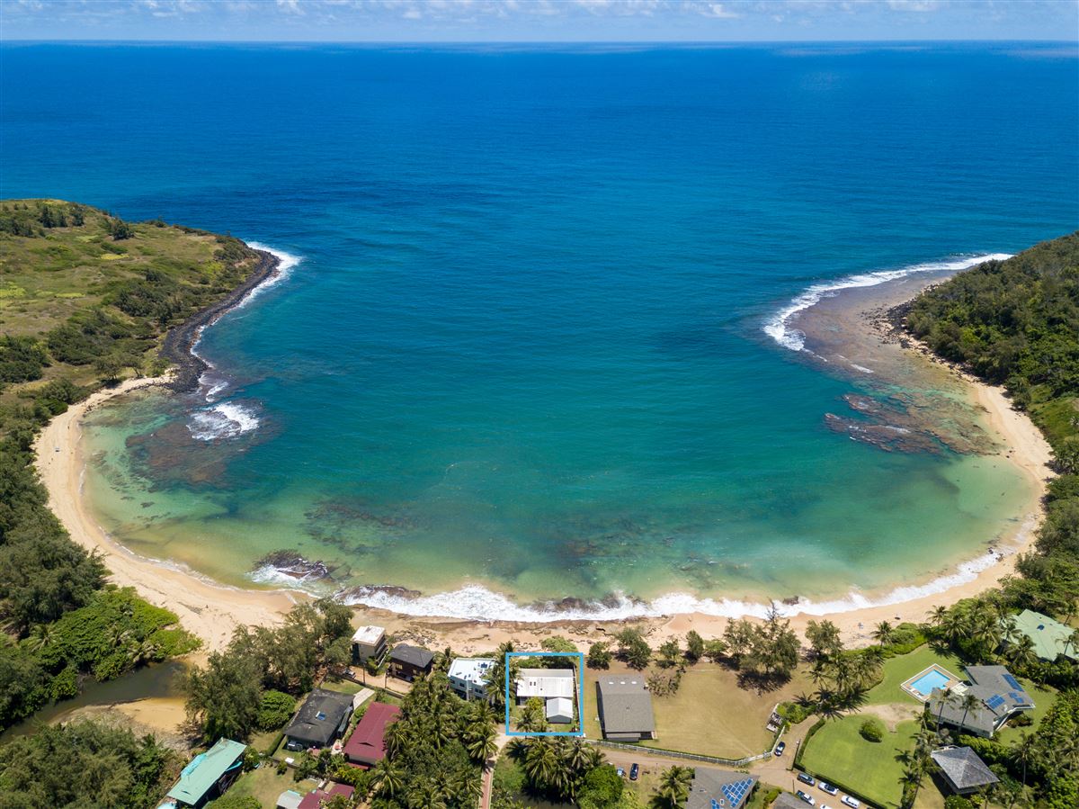 UNIQUE BEACHFRONT HOME IN MOLOAA BAY Hawaii Luxury Homes Mansions