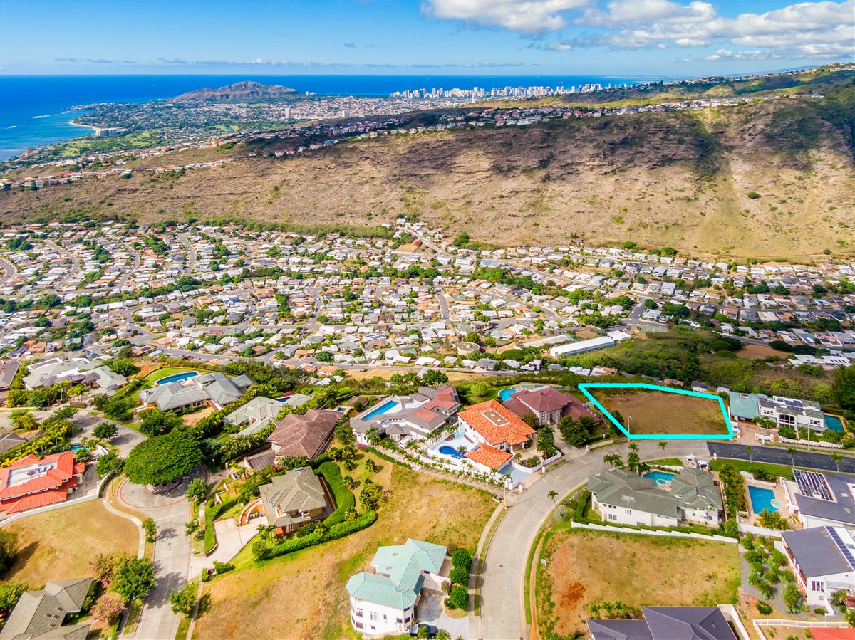 OCEAN VIEW LAND IN PREMIER HONOLULU GATED COMMUNITY Hawaii Luxury