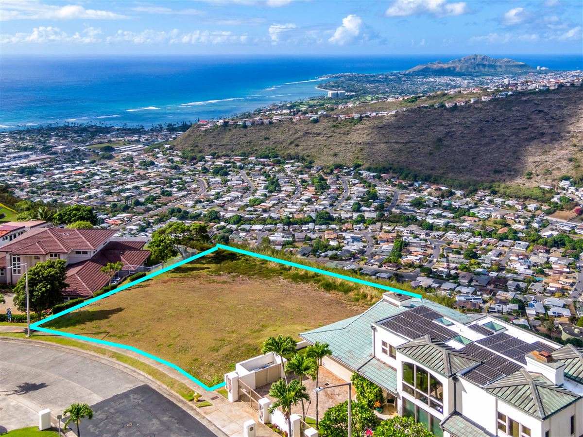 OCEAN VIEW LAND IN PREMIER HONOLULU GATED COMMUNITY Hawaii Luxury
