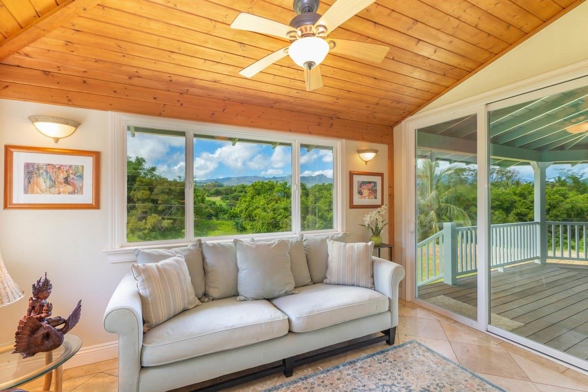 STUNNING ONESTORY PLANTATION STYLE HOME Hawaii Luxury Homes