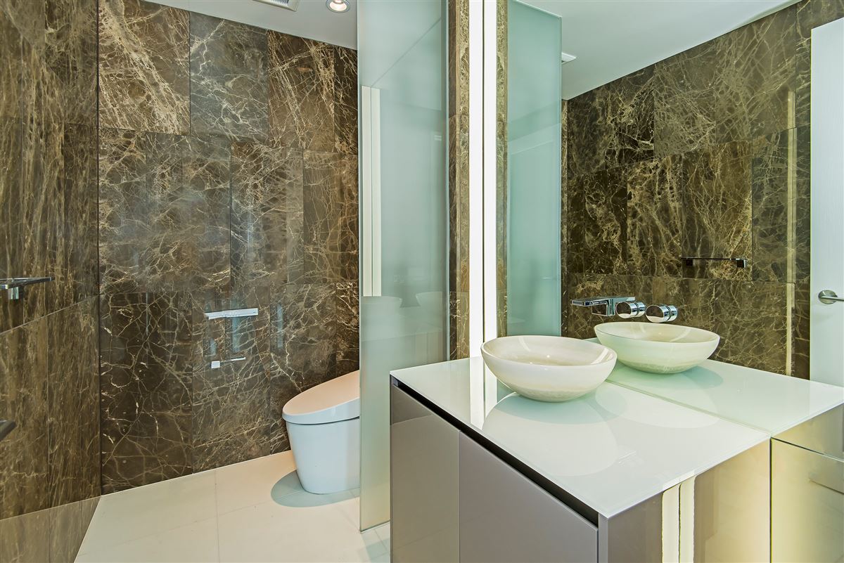 Luxury real estate 海景檀香山豪华公寓 — 怀亚