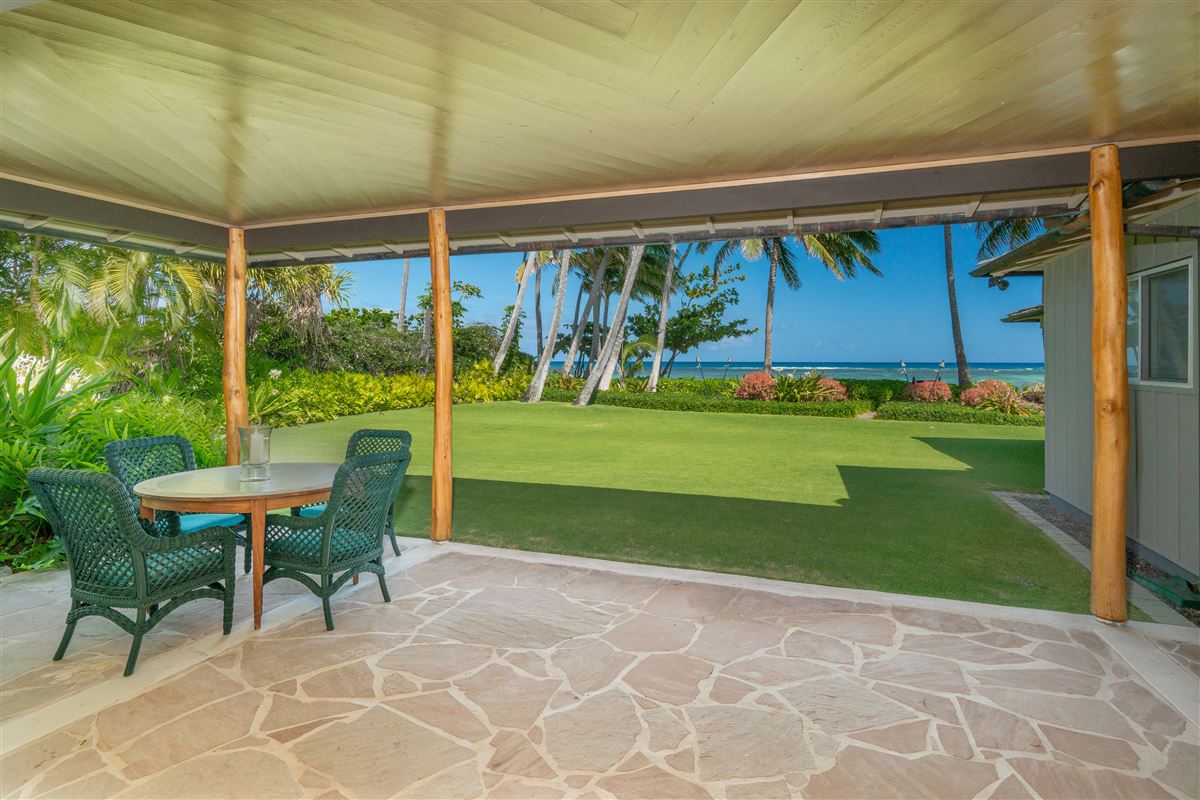 LARGEST KAHALA AVENUE BEACHFRONT PROPERTY ON THE MARKET Hawaii Luxury