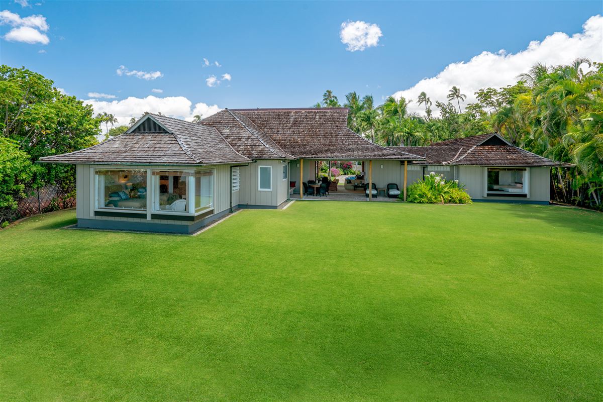 LARGEST KAHALA AVENUE BEACHFRONT PROPERTY ON THE MARKET Hawaii Luxury