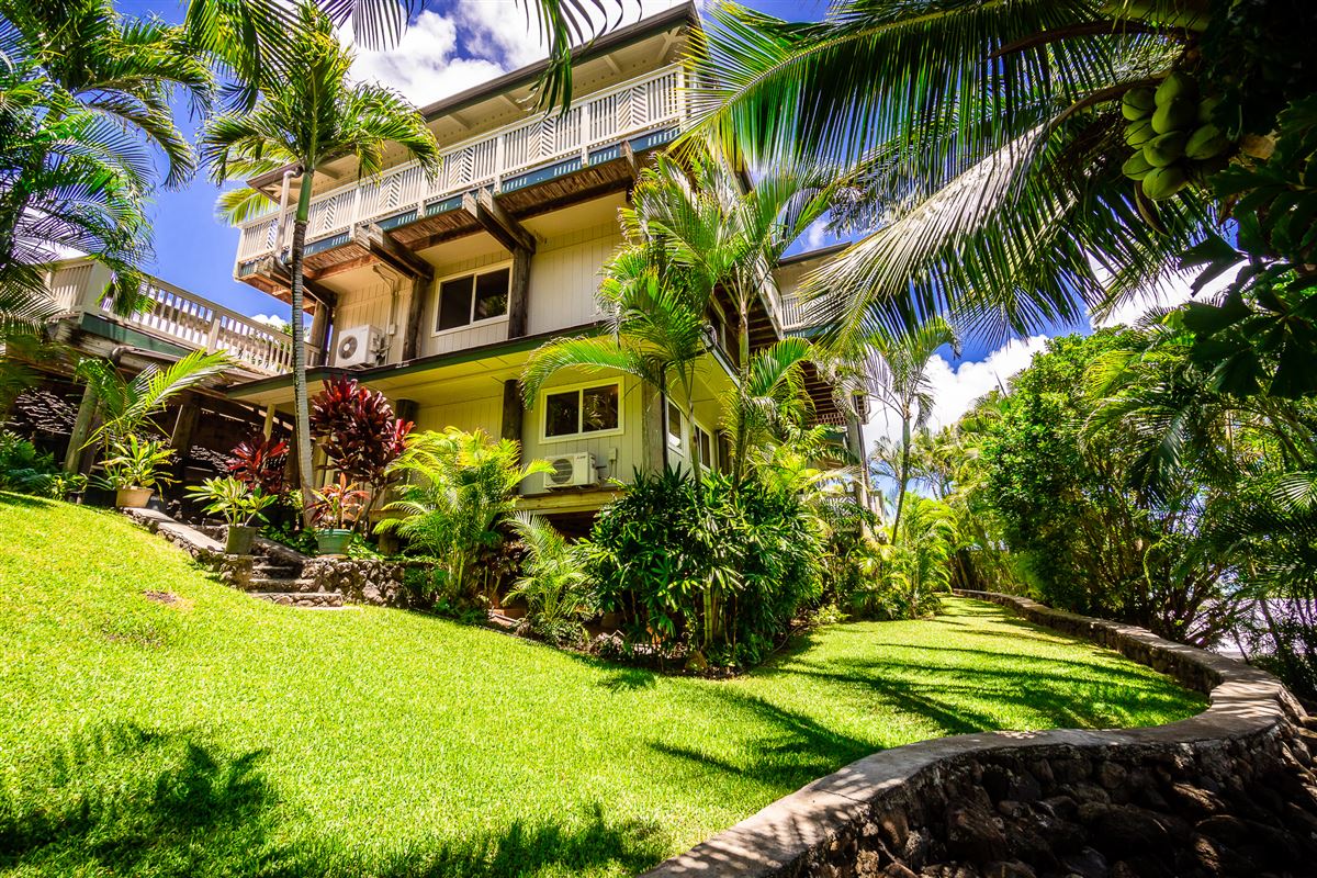 TRANQUIL KANEOHE BAY EXECUTIVE HOME Hawaii Luxury Homes Mansions