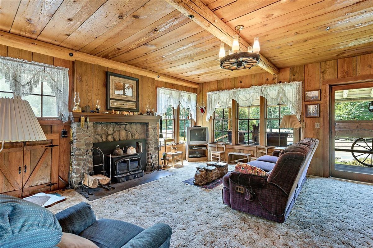 Luxury properties 宽敞而现代的牧场和度假风格的生活