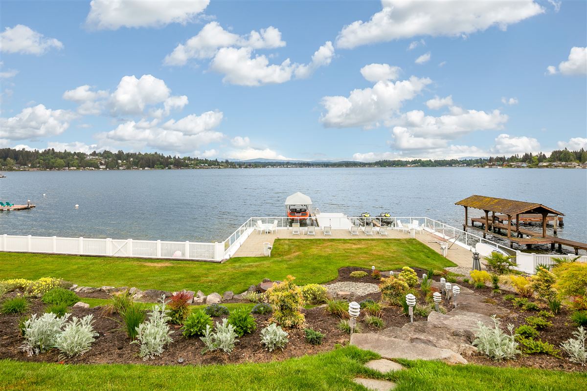 ONE OF A KIND ESTATE ON LAKE STEVENS Washington Luxury Homes Mansions For Sale Luxury