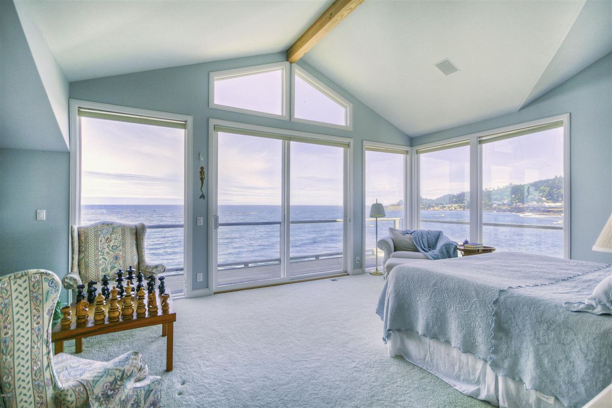DRAMATIC SETTING IN DEPOE BAY Oregon Luxury Homes Mansions For Sale