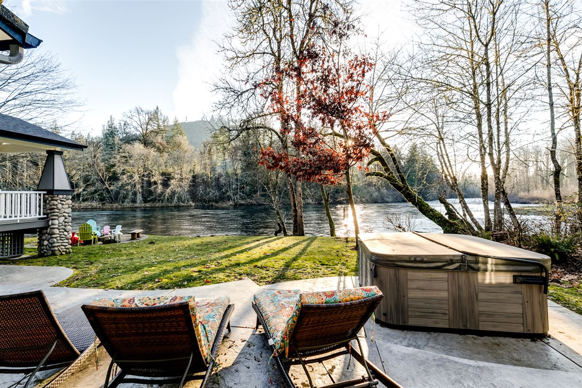 RIVERFRONT ESTATE | Oregon Luxury Homes | Mansions For Sale | Luxury ...