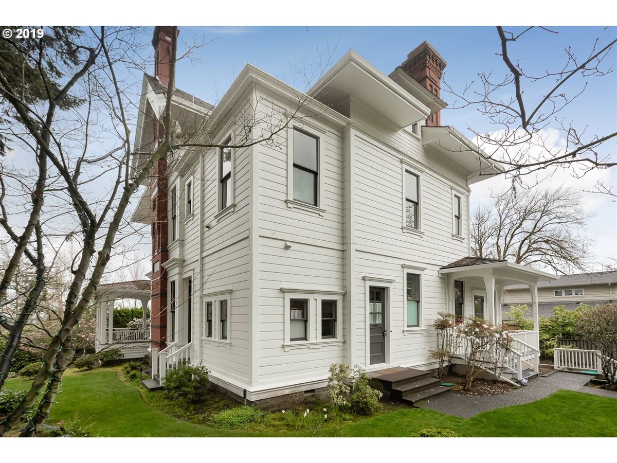 MASTERFULLY RESTORED 1890 VICTORIAN Oregon Luxury Homes Mansions