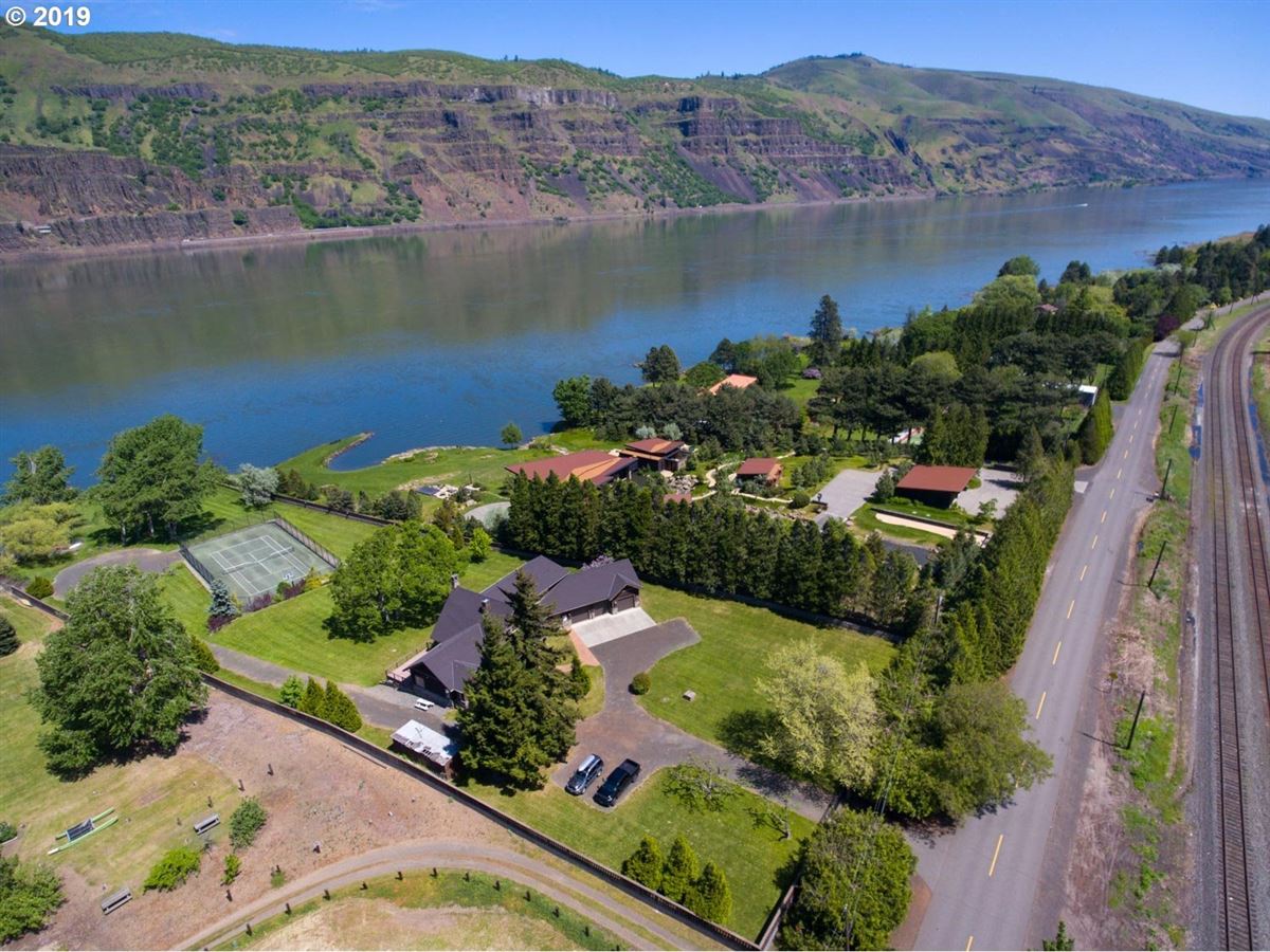 INCREDIBLE COLUMBIA RIVERFRONT PROPERTY | Oregon Luxury Homes ...