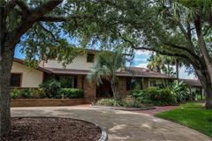 Luxury homes in 独一无二的遗产海滨酒店