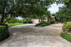 Luxury real estate 独一无二的遗产海滨酒店