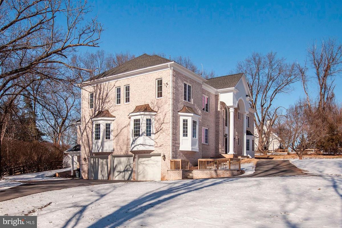 FABULOUS HOME ON QUIET CULDESAC IN POTOMAC Maryland Luxury Homes