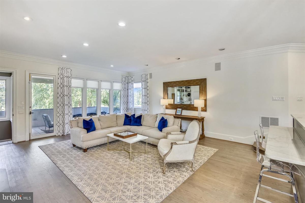 STUNNING FIVE BEDROOM LUXURY ESTATE Virginia Luxury Homes Mansions For Sale Luxury Portfolio