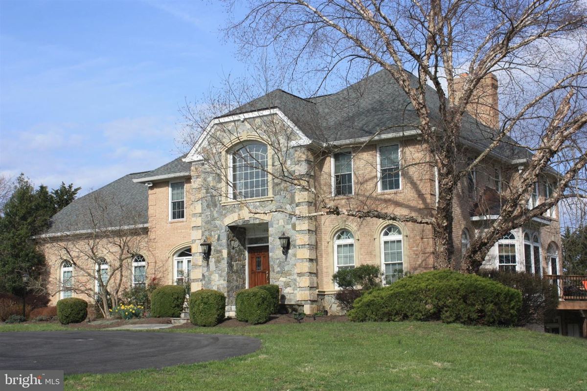 EXTRAORDINARY HOME IN A PRIVATE CULDESAC LOCATION Maryland Luxury Homes Mansions For Sale