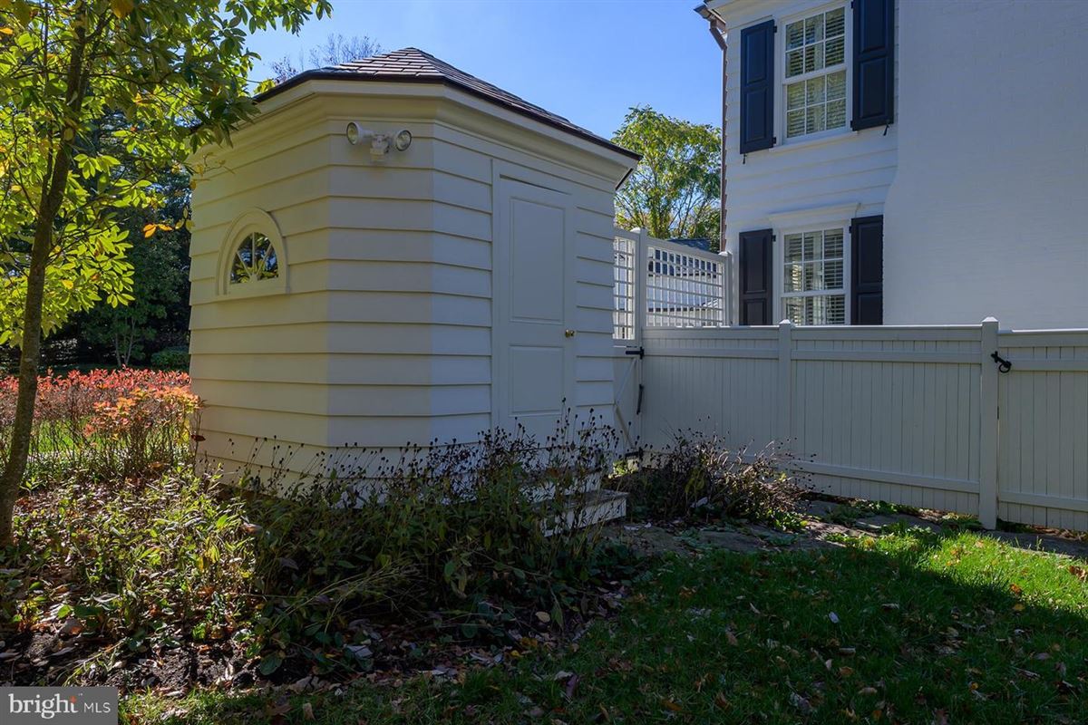 WATERFRONT IN WARDOUR ON WEEMS CREEK Maryland Luxury Homes Mansions