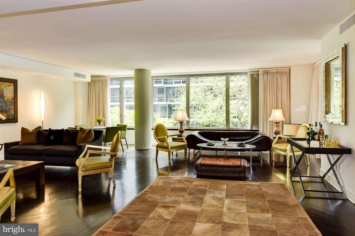 Elegant And Spacious Two Bedroom At The Ritz Carlton