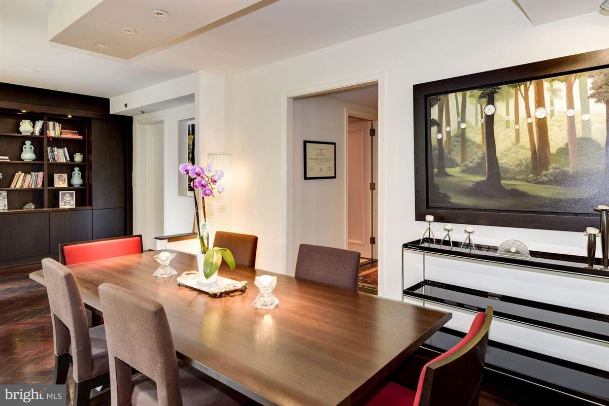 Elegant And Spacious Two Bedroom At The Ritz Carlton