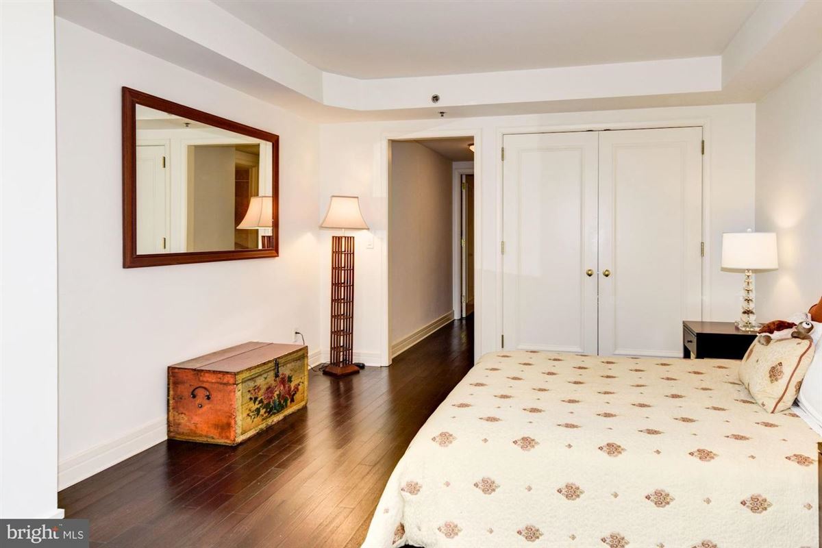 Elegant And Spacious Two Bedroom At The Ritz Carlton