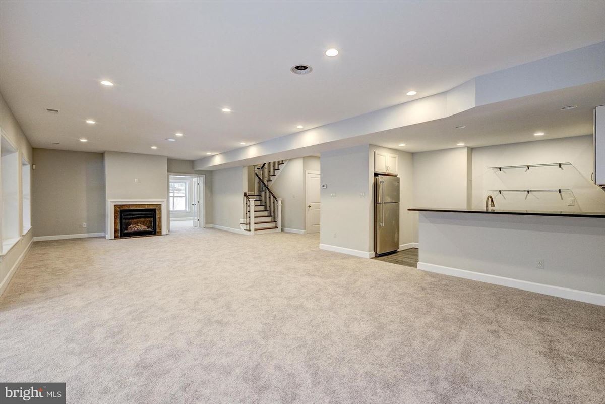 Luxury real estate 新社区标志性豪华住宅