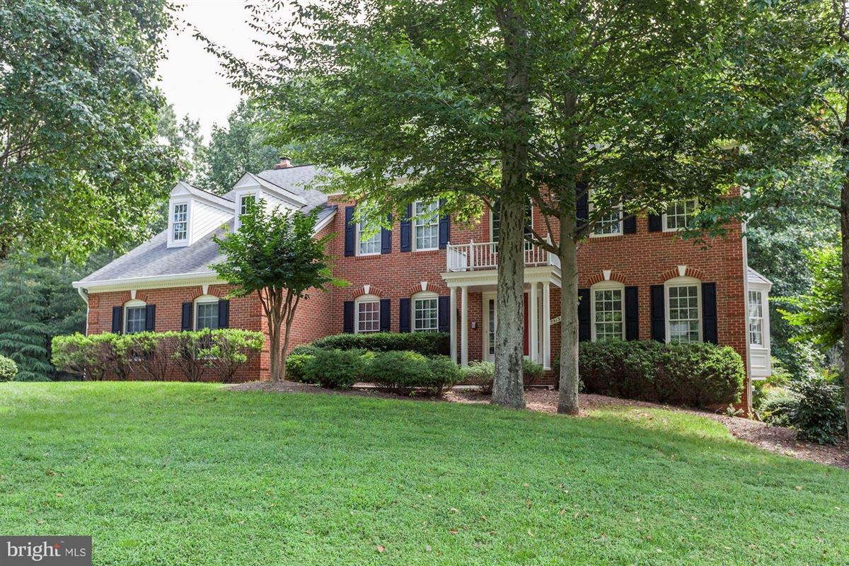 COMPLETELY RENOVATED CLIFTON HOME Virginia Luxury Homes Mansions