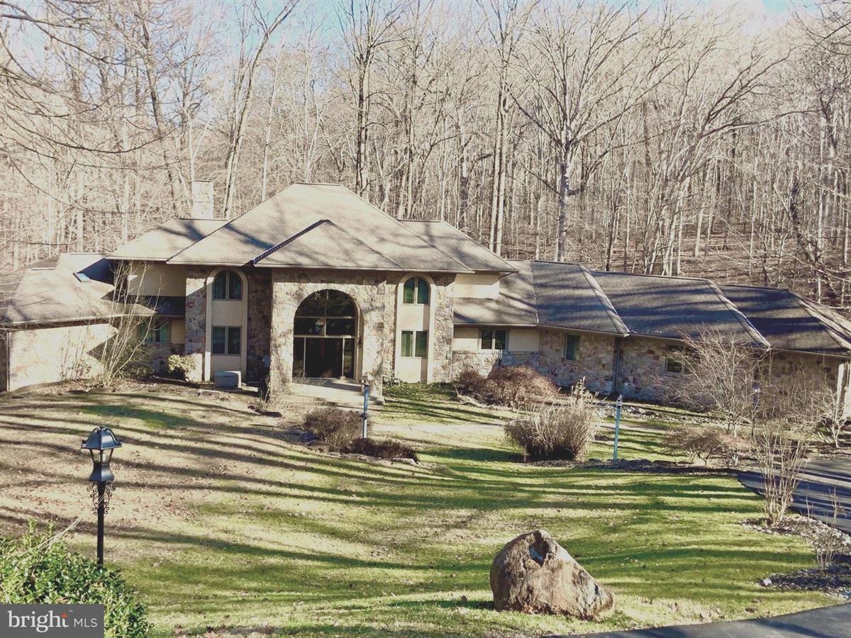 EXCEPTIONAL HOME ON A SECLUDED CULDESAC Pennsylvania Luxury Homes