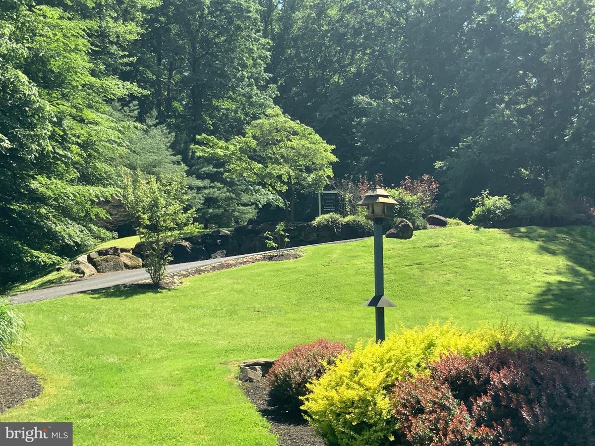 EXCEPTIONAL HOME ON A SECLUDED CULDESAC Pennsylvania Luxury Homes