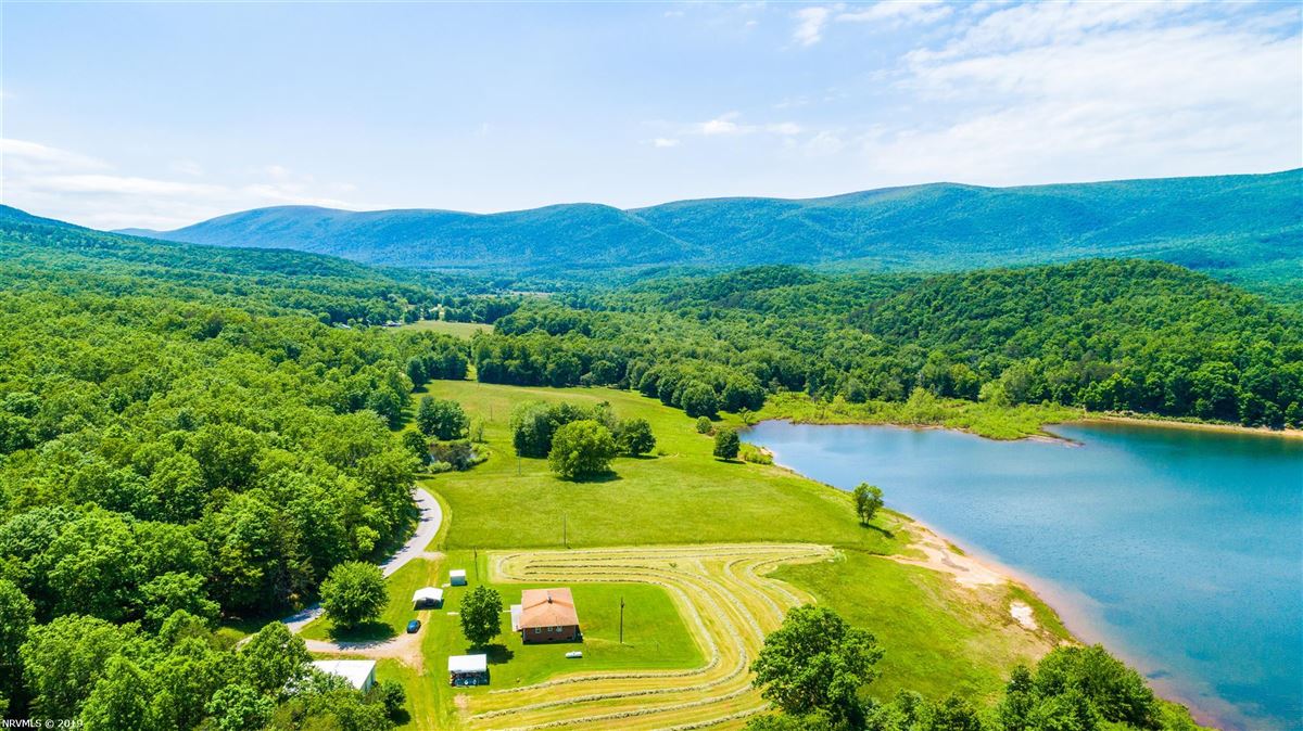 203 ACRE RETREAT INCLUDING PRIVATE LAKE Virginia Luxury Homes