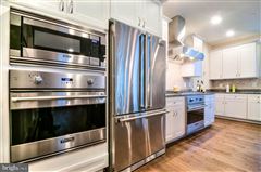 Mansions in 安静街道上的优质新家