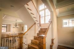 安静街道上的优质新家 luxury real estate