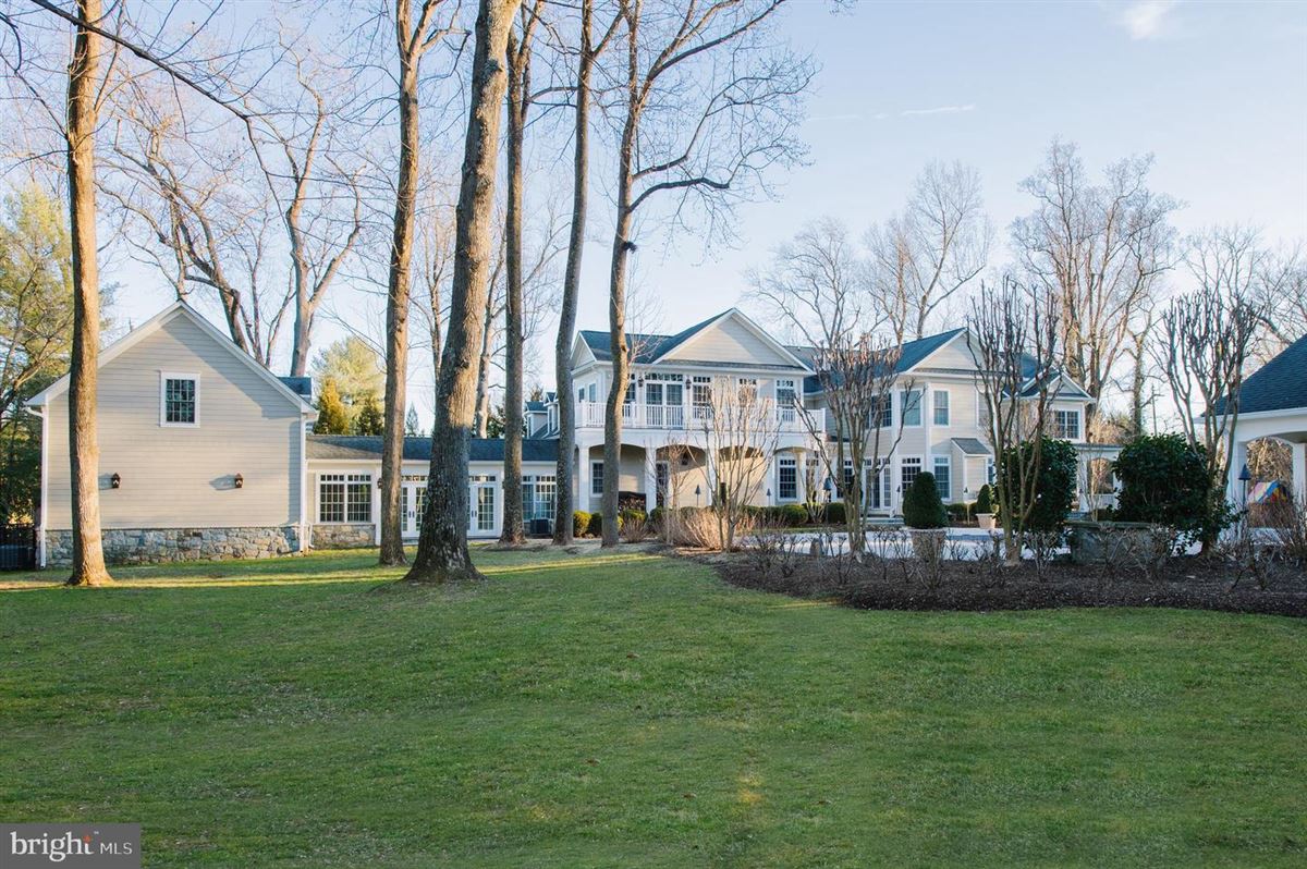 CRAFTSMANSTYLE HOME IN POTOMAC VILLAGE Maryland Luxury