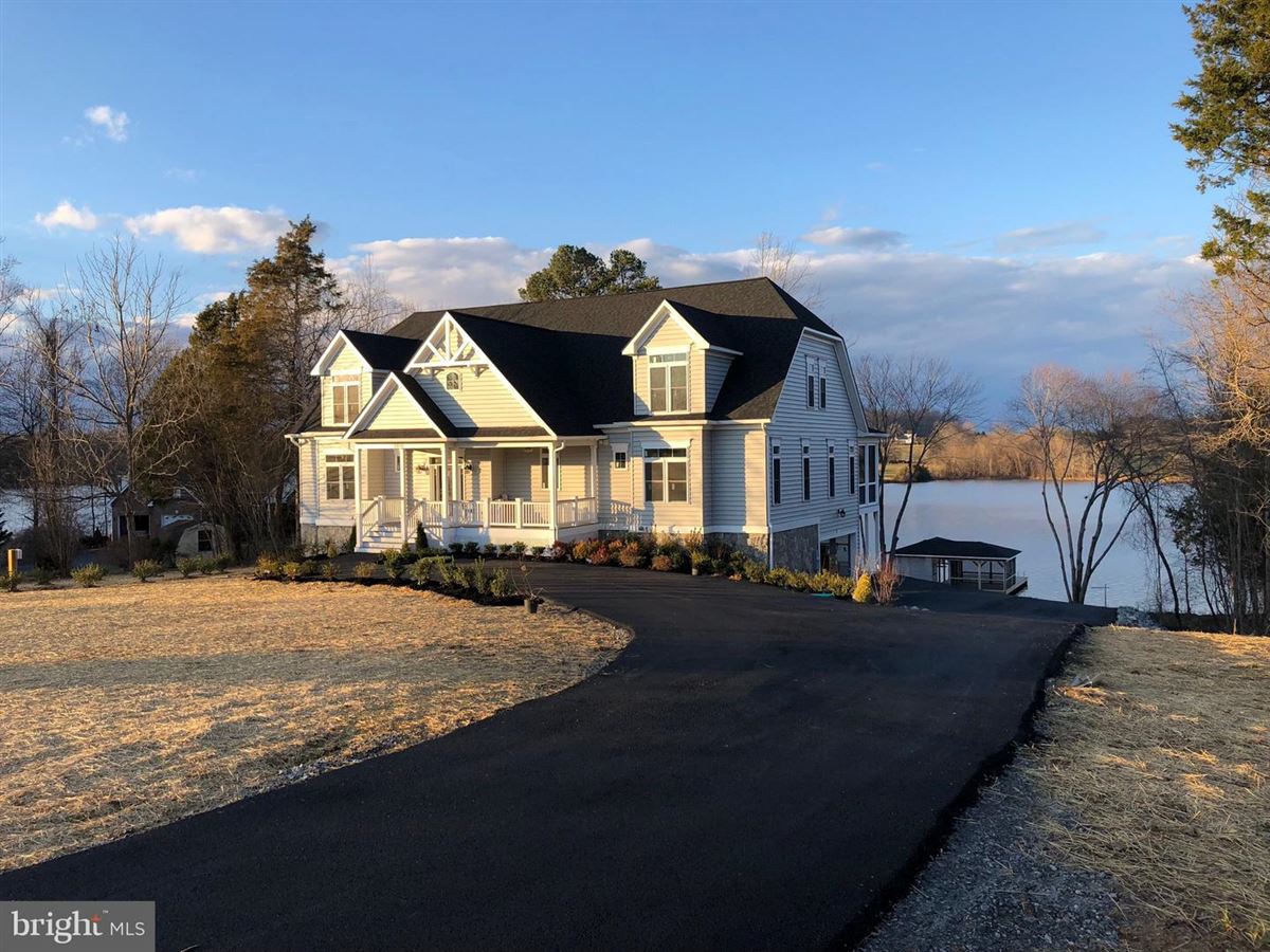 LAKEFRONT NEW CONSTRUCTION HOME Virginia Luxury Homes