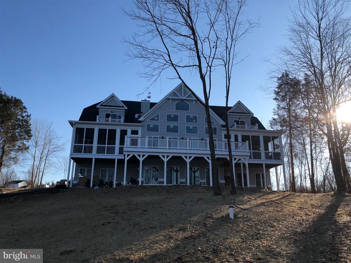 lakehouse for sale virginia