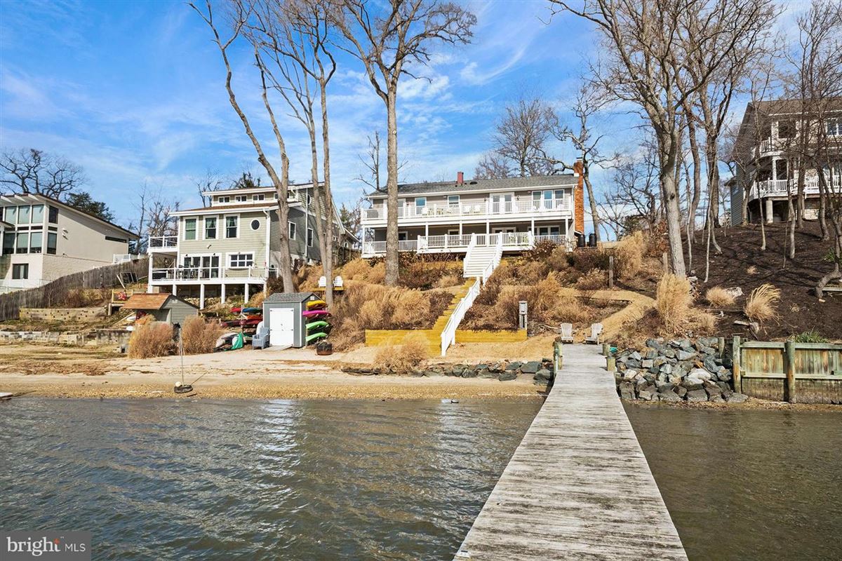 BEAUTIFULLY UPDATED HOME ON THE SEVERN RIVER Maryland Luxury Homes Mansions For Sale