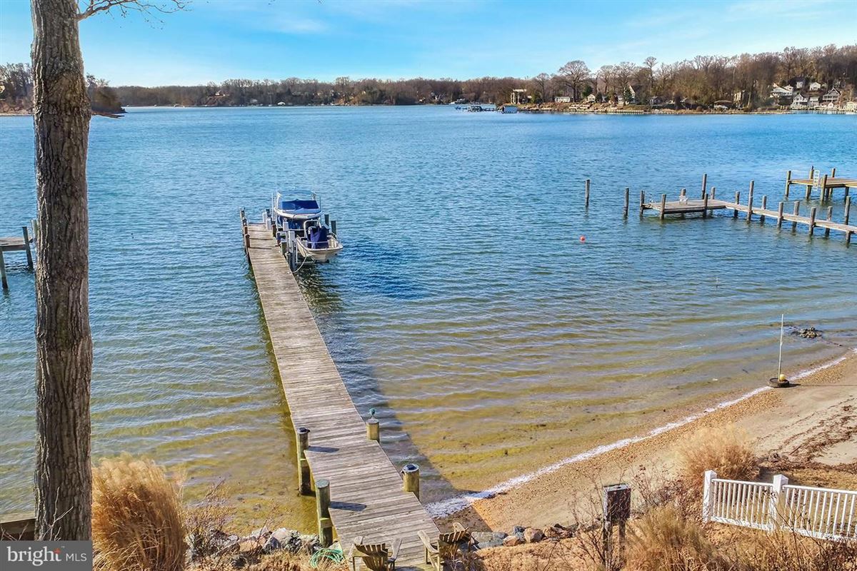 BEAUTIFULLY UPDATED HOME ON THE SEVERN RIVER Maryland Luxury Homes