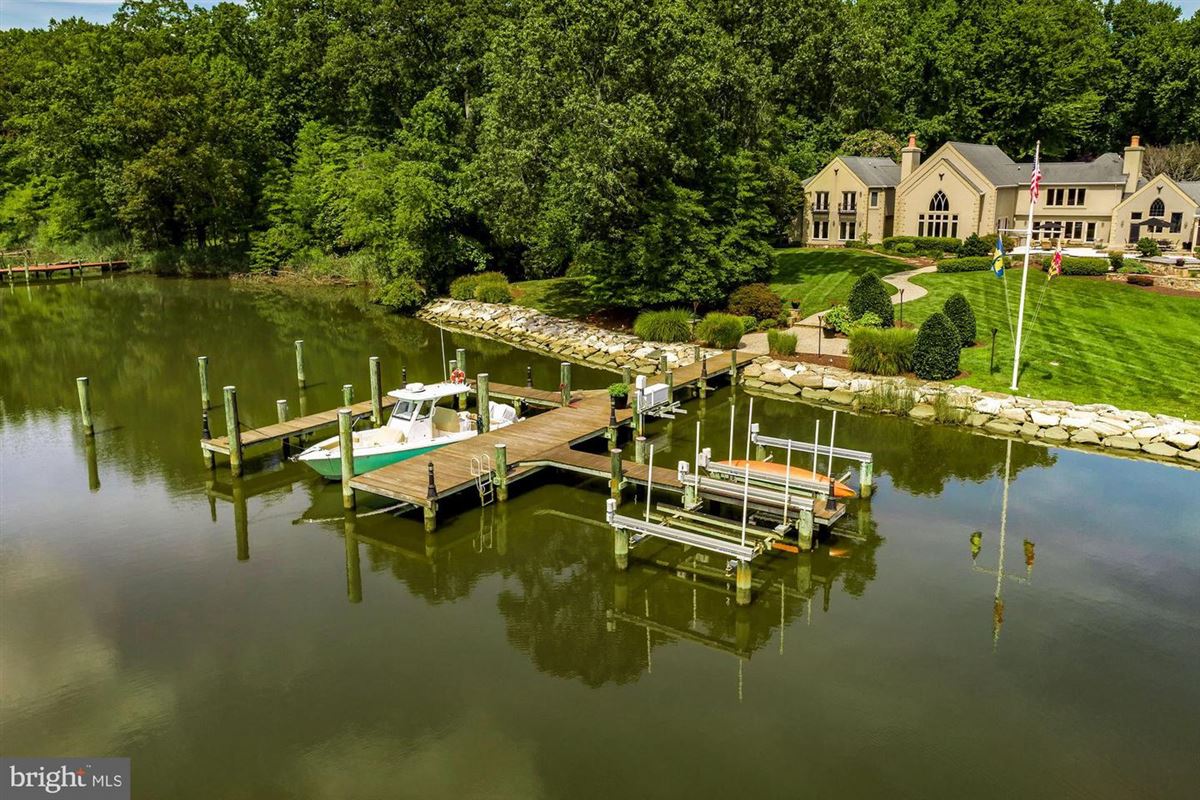 PRIVATE WATERFRONT ESTATE Maryland Luxury Homes Mansions For Sale