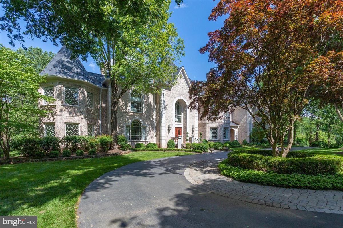 COUNTRY CHATEAU IN DESIRABLE FALCON RIDGE Virginia Luxury Homes